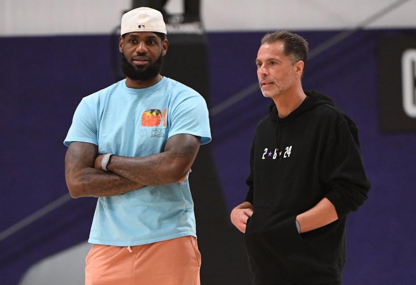 曼联女足夺英超冠军,拉什福德姐姐破门