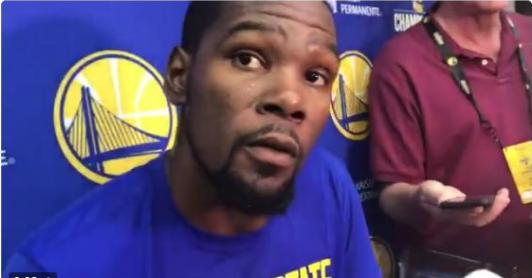 曼联女足夺英超冠军，拉什福德姐姐破门